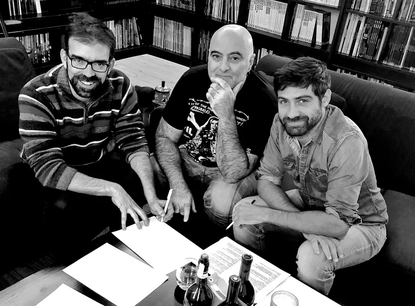 Loïc Pasquet, Corbeyran et Horne travaillant sur le livre Liber Pater / Photo ©Bénédicte Gourdon